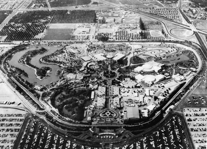 Illustration for article titled "Puede ser más de lo que los niños pueden soportar”: así fue el primer (y desastroso) día del mítico Disneyland, hace más de 60 años